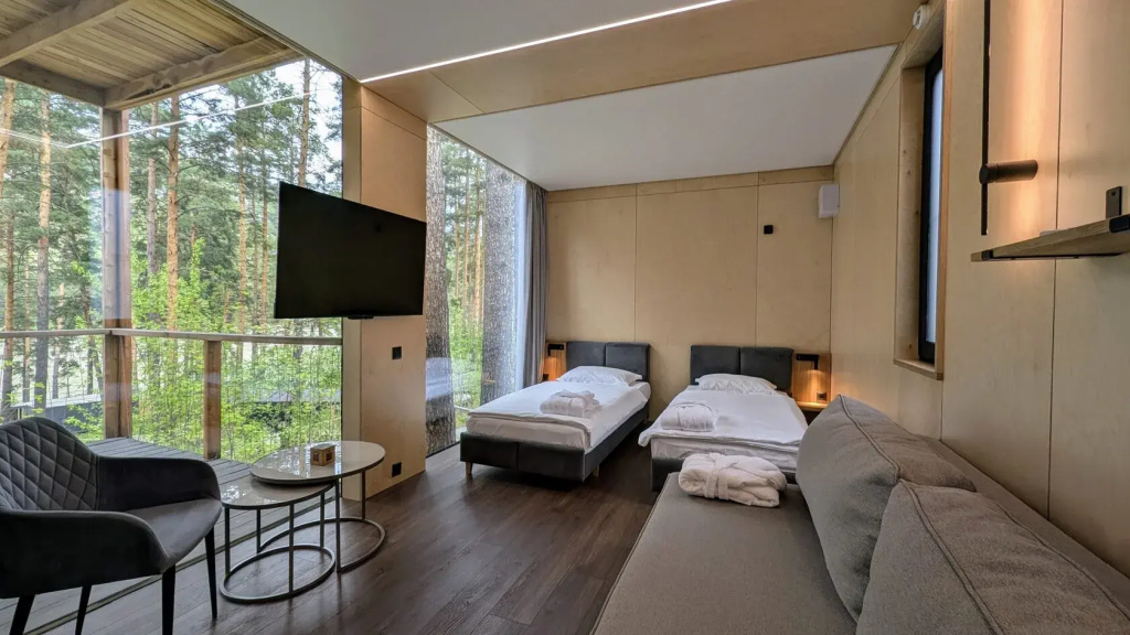 Standard Quadruple room with view