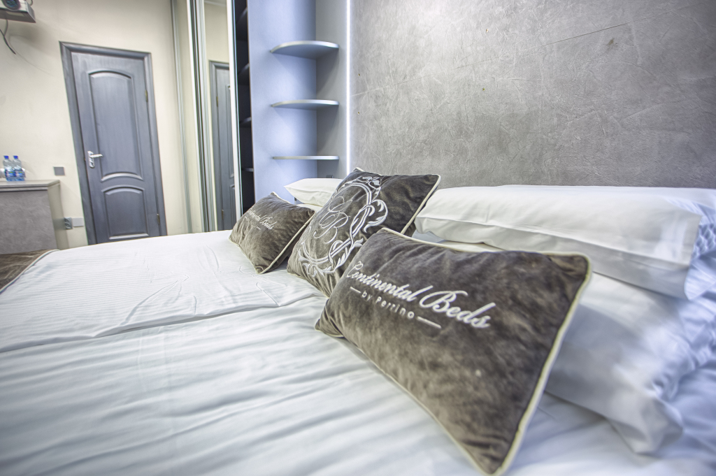 Двухместный номер Superior с балконом и с видом на море двуспальная кровать в Exclusive Hotel&Apartments