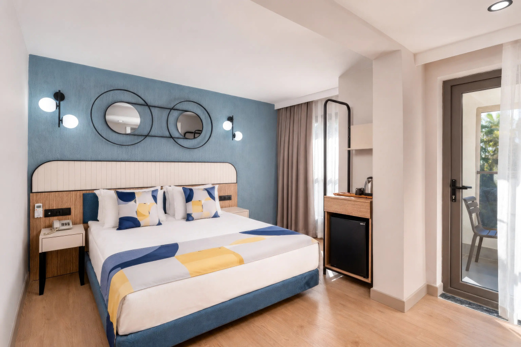 Standard room with balcony