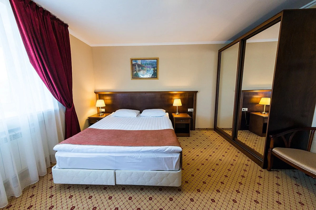 Restoran Provans Hotel Room Type - Standard Double room with balcony full double bed