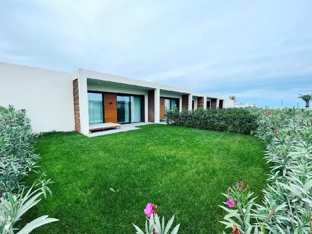 Sea Breeze Apartment Hotel