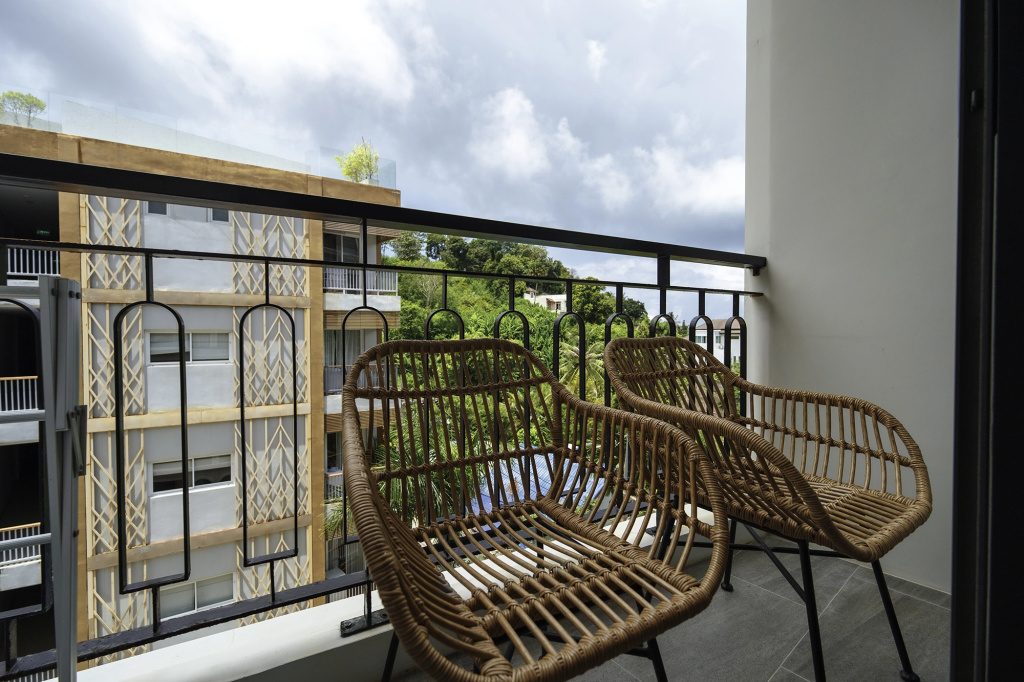 Dizaynerskaya Kvartira V Novom Palmetto Park Plyazh Karon Flat