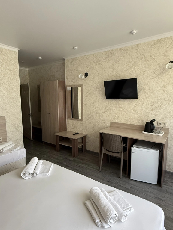 Трёхместный номер Comfort с балконом и с красивым видом из окна в Amare