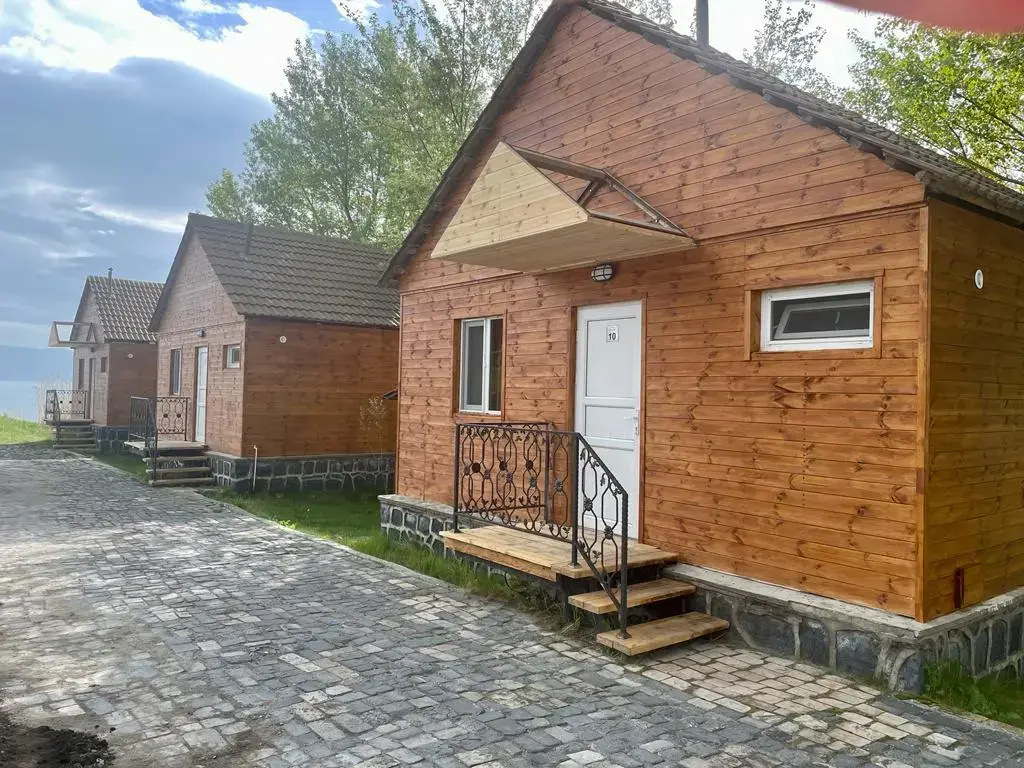 Double Cottage full double bed