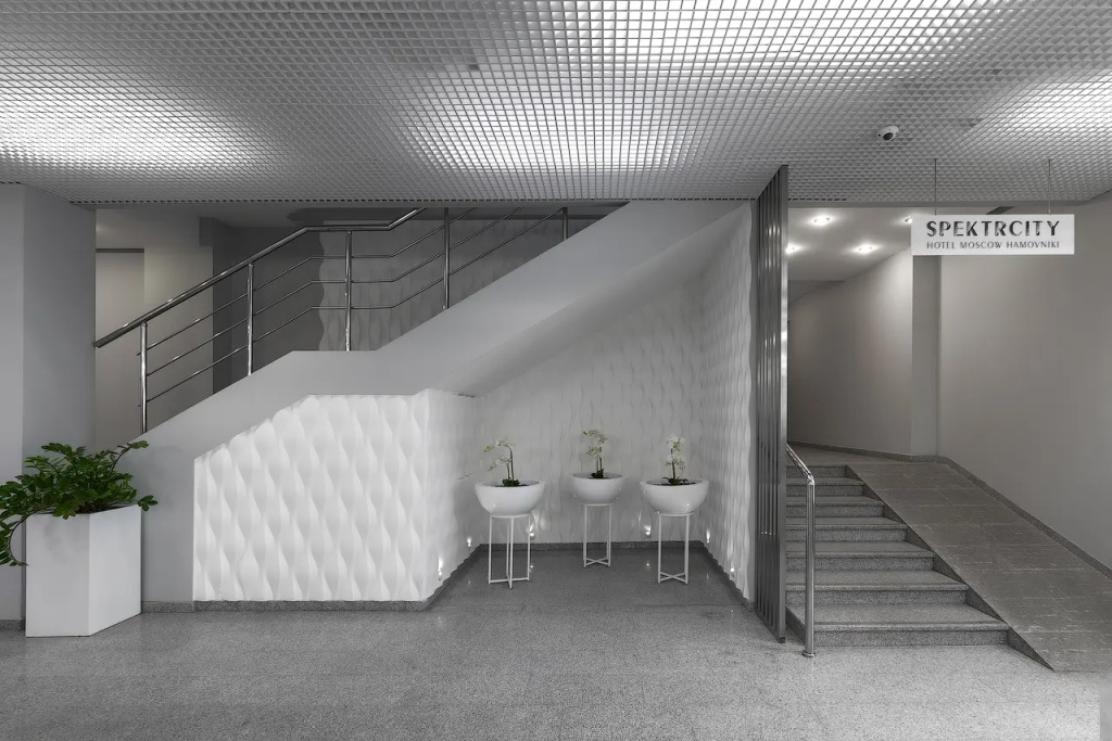 Lobby & Reception