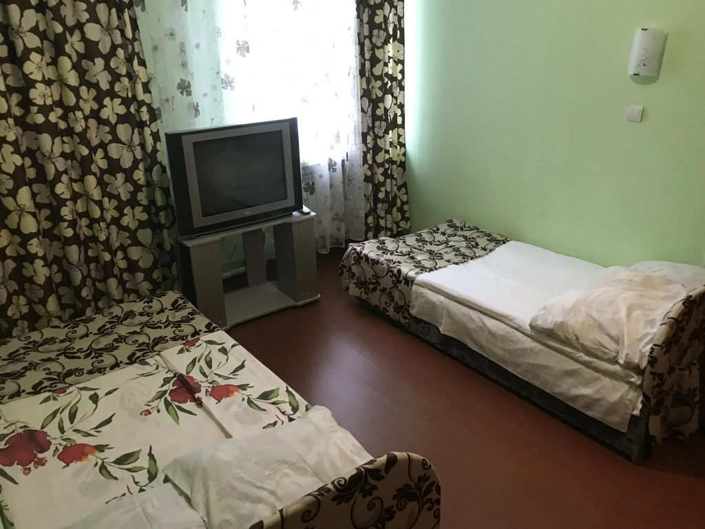 Standard Triple room with city view