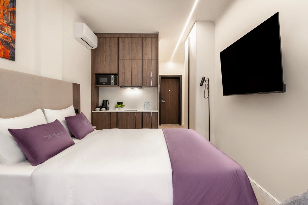 Premium Double Studio with balcony (full double bed)