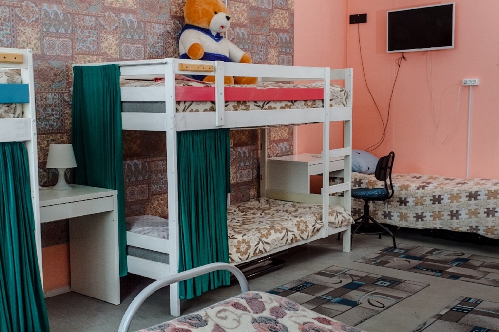 Номер муна. Lunar Hostel. Хостел Луна Бутово. Хостел Луна Тула. Гостиница Луна Екатеринбург.