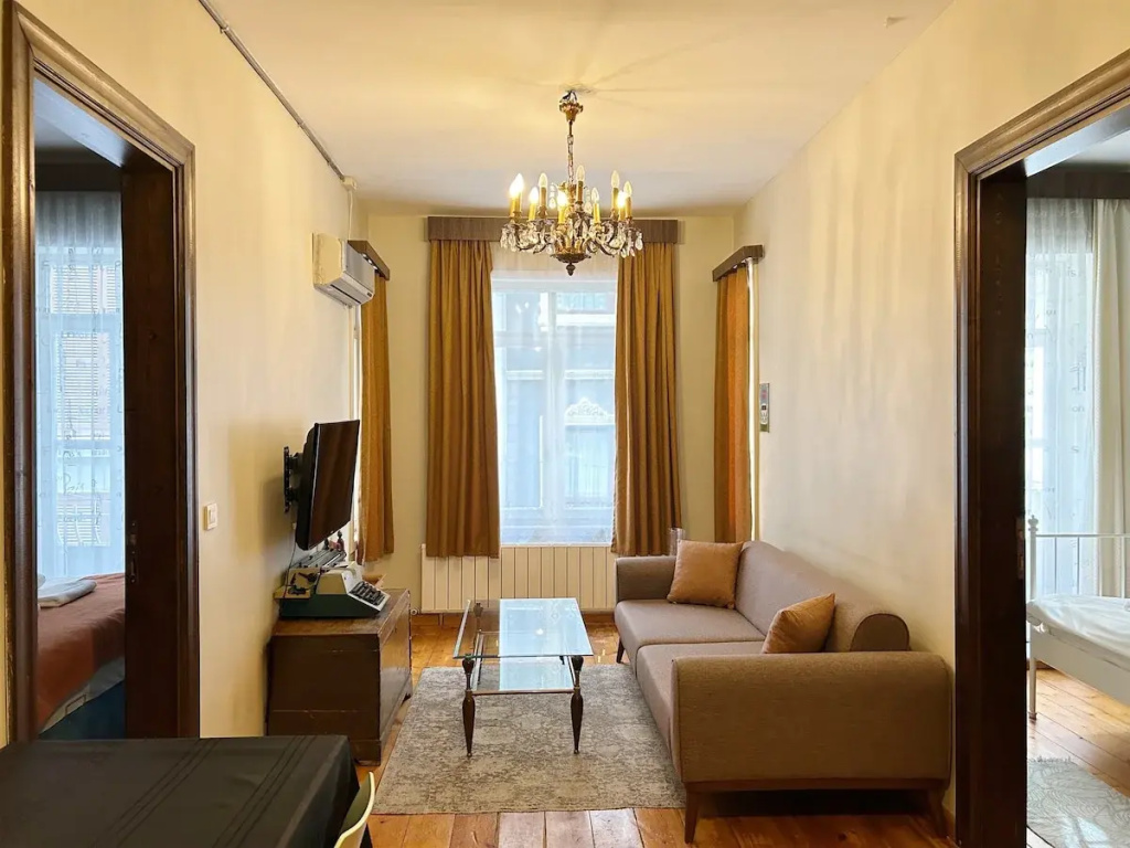 Апартаменты 3 Bedroom with local charm in Galata — фото