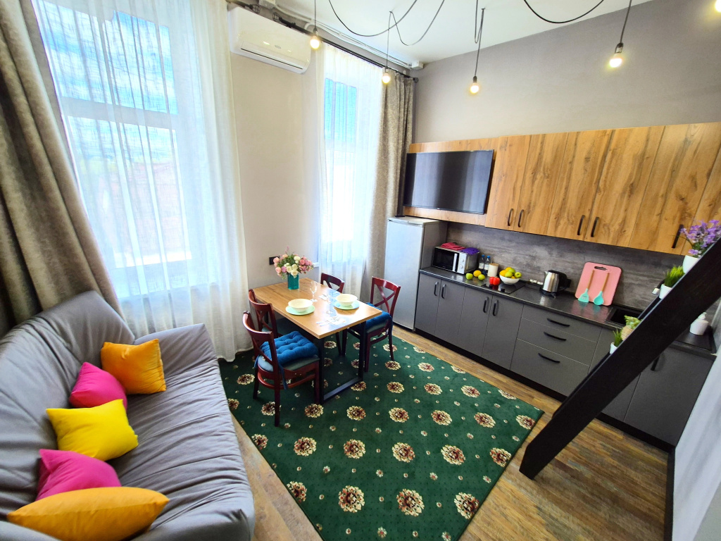 Triple Duplex Studio