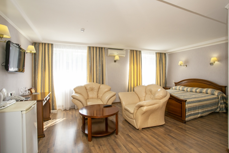 Comfort Building No. 1 Double room with balcony and with city view (full double bed)