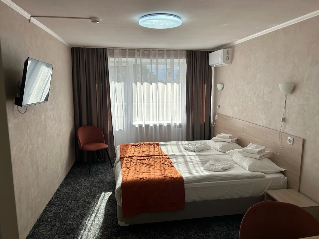 Turist Hotel Room Type - Standard Superior Double room with balcony full double bed
