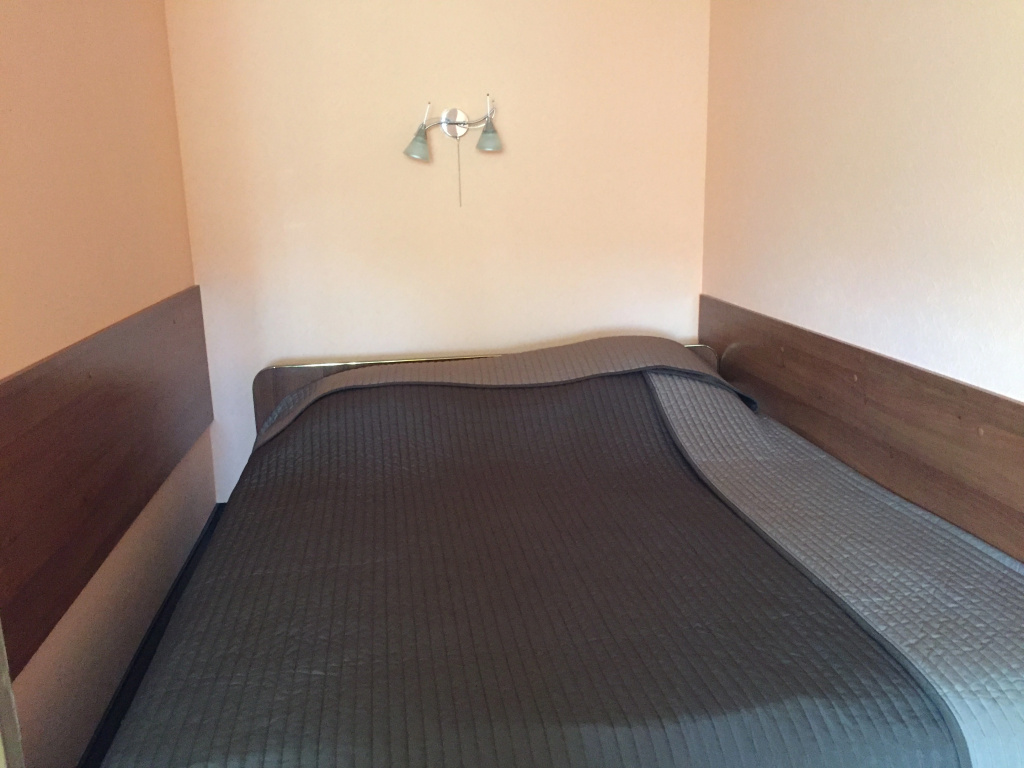 Double Suite (full double bed)