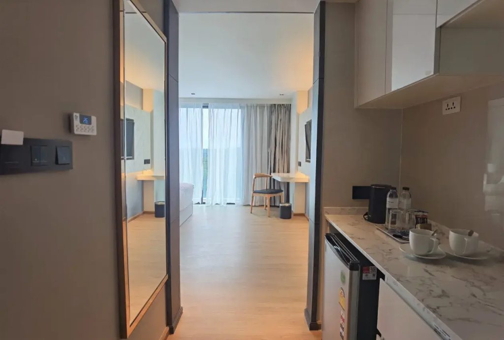 Wyndham La Vita Phuket Room Type - Superior Double room with balcony full double bed