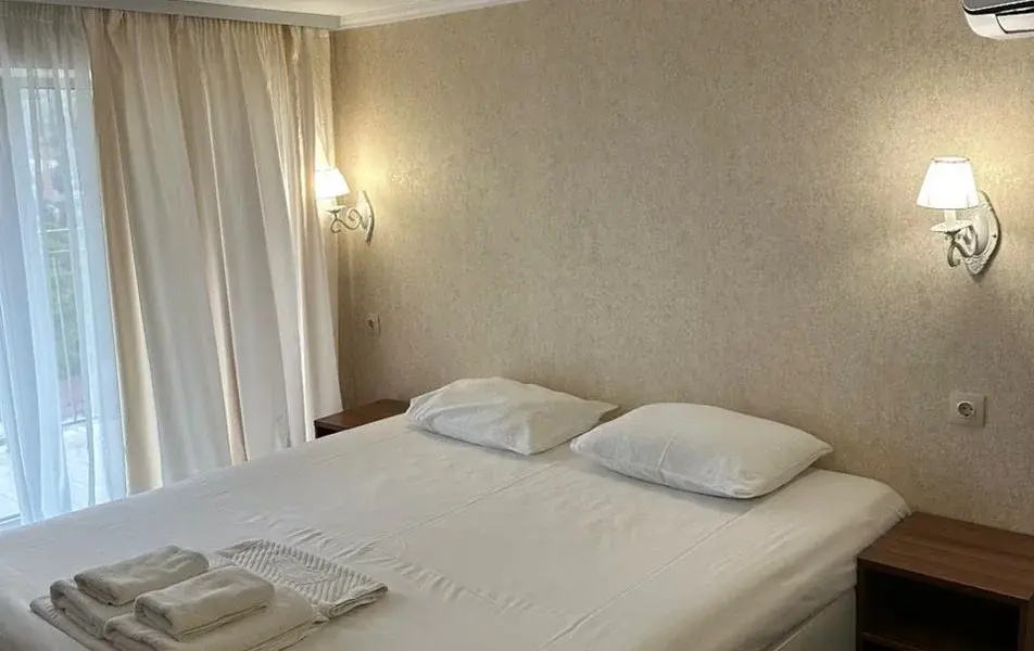 1 Room Economy Building 1 Double room with balcony (full double bed)