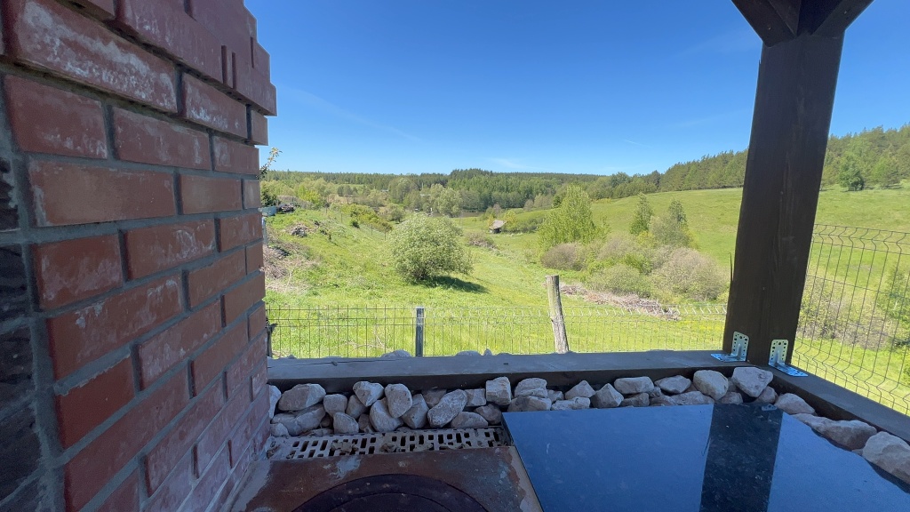 Коттедж Superior с балконом и с красивым видом из окна в Горки