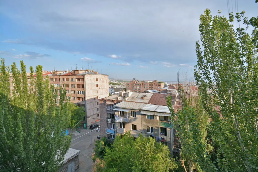 Perte House on Komitas 46 Apartments