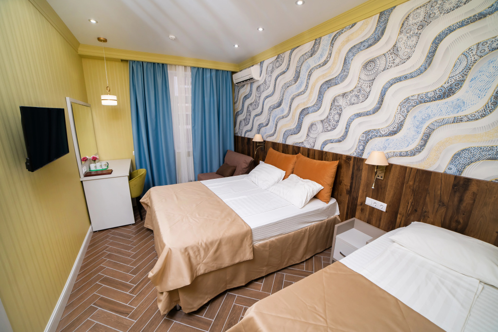 Comfort Quadruple room with balcony