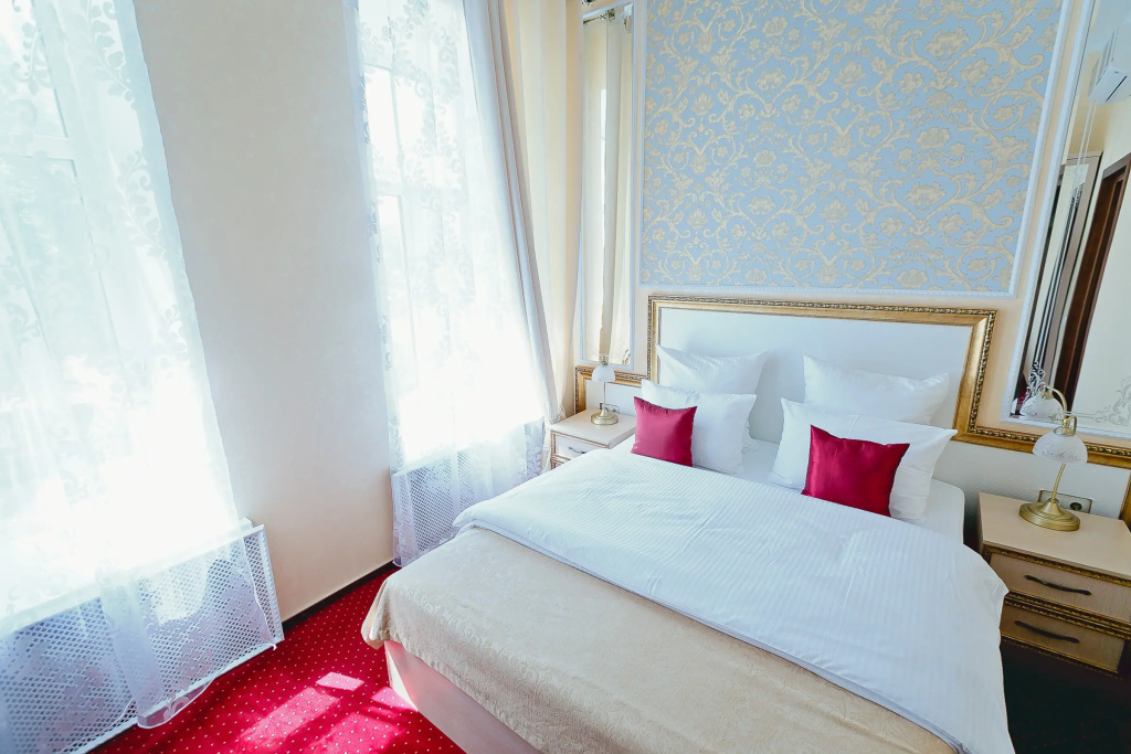 Onegin Hotel Room Type - 2 Bedrooms Double Suite with balcony and with city view full double bed
