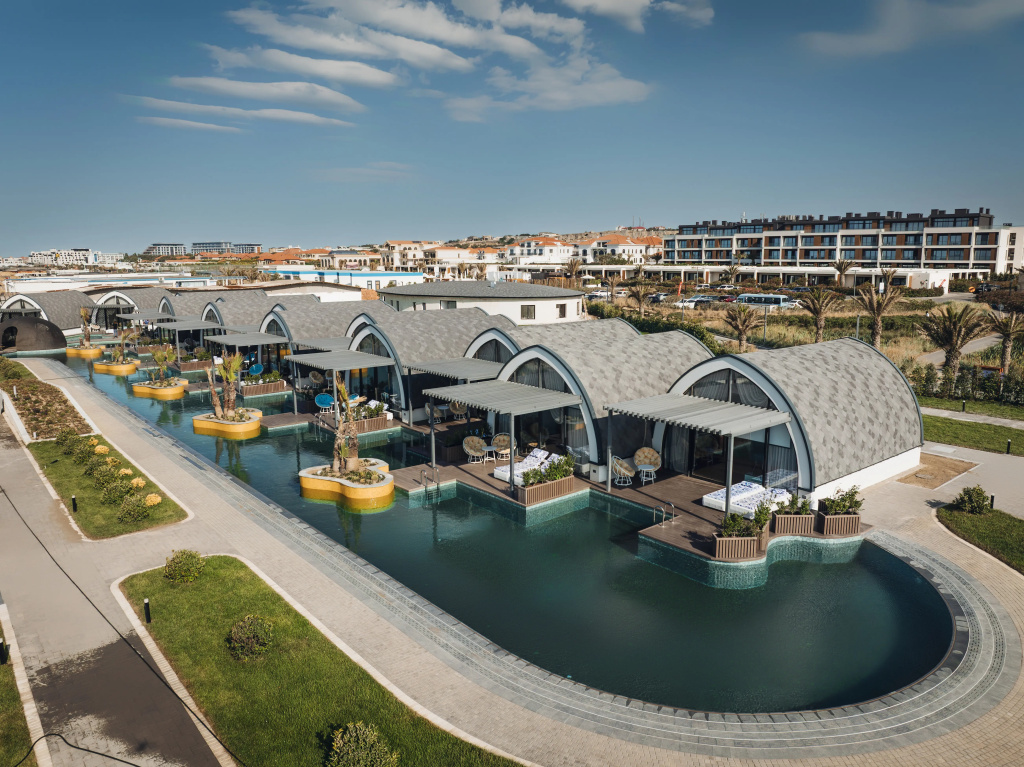 CaspiMayr Retreat Beach Resort Hotel — фото