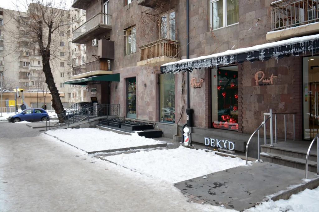 Trekhkomnatnaya v Tsentre Goroda Flat