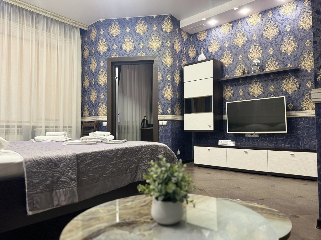 Double Suite (full double bed)