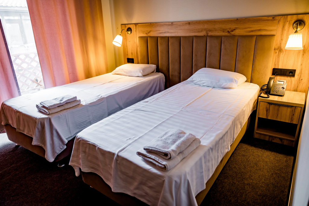 Standard Double room with balcony (full double bed)