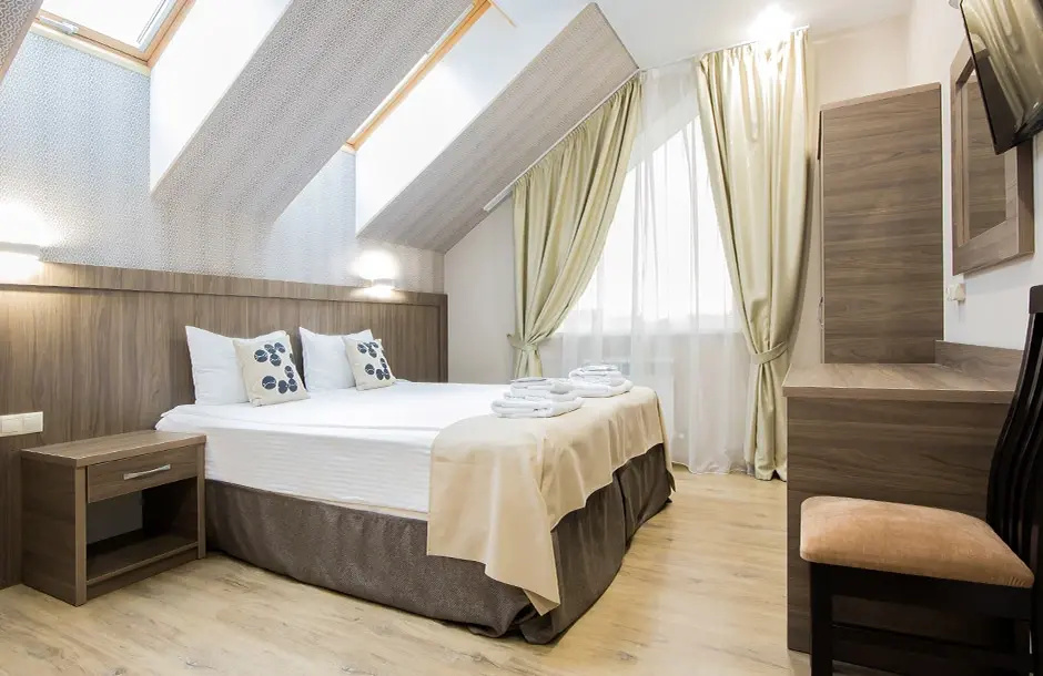 Deluxe Double room (full double bed)
