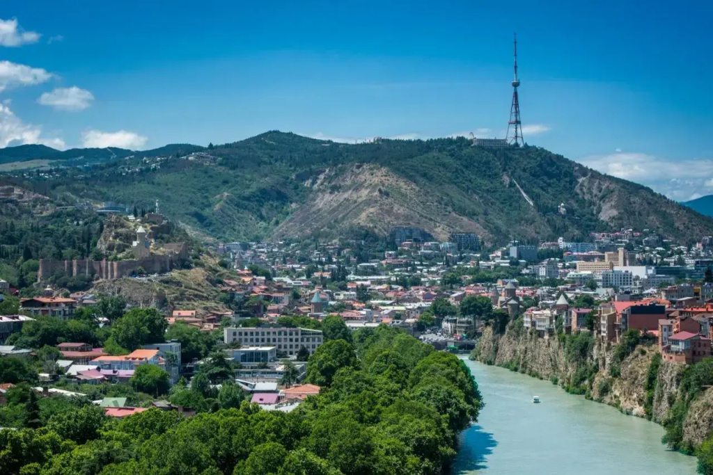 Golden Tulip Design Tbilisi, Тбілісі, Грузія мініатюра 9
