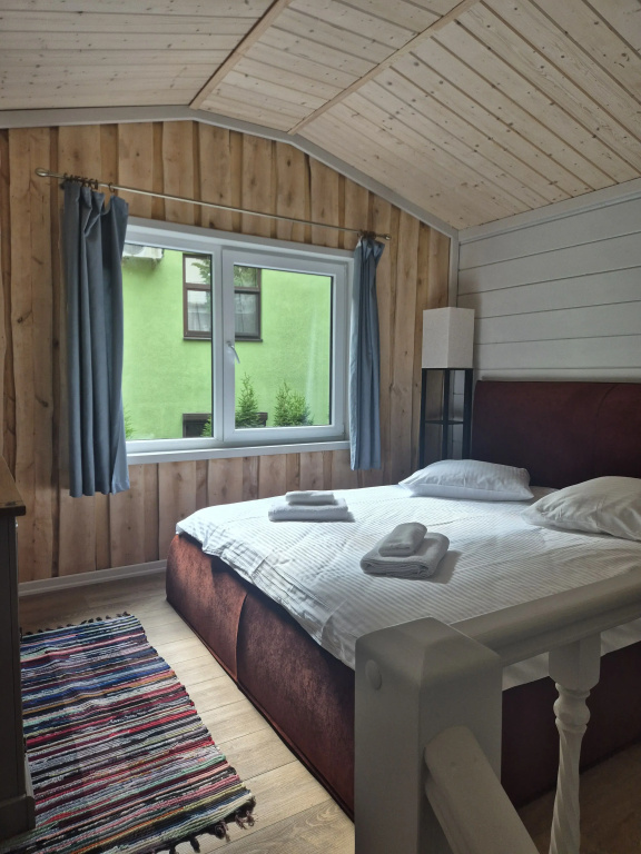 Double Chalet (full double bed)