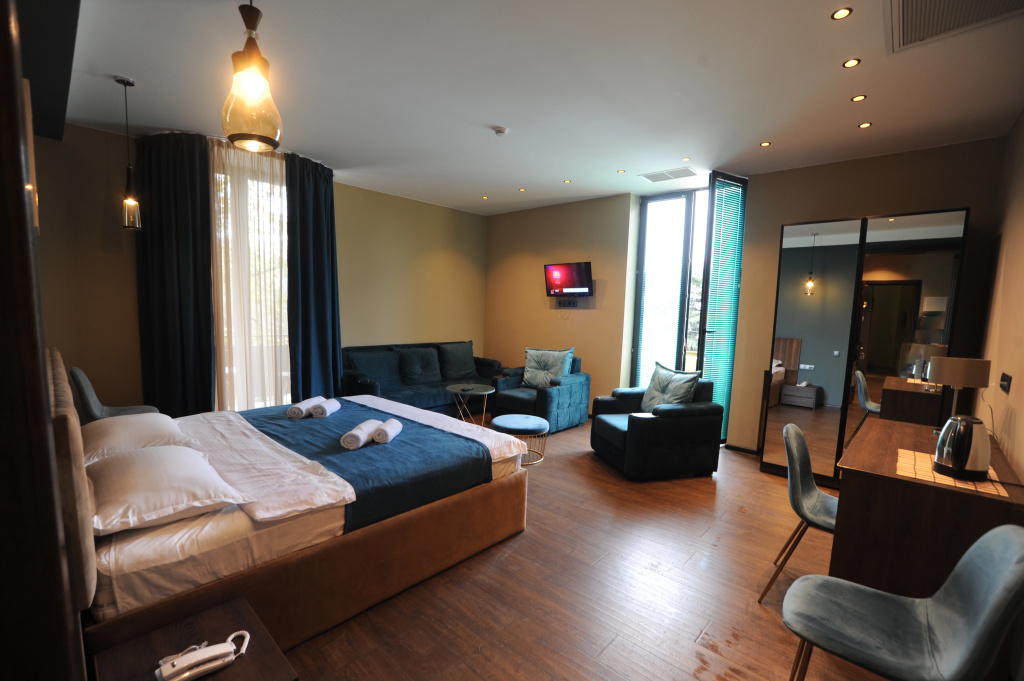 Suite with balcony and with view