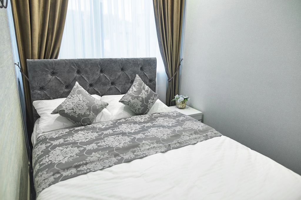 Standard No. 10 Double room (full double bed)
