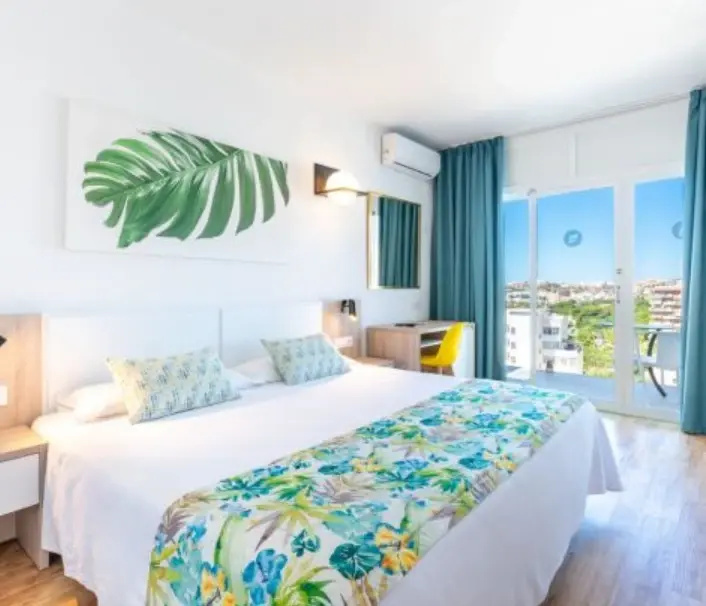 Hotel THB San Fermín - Tap to explore photos
