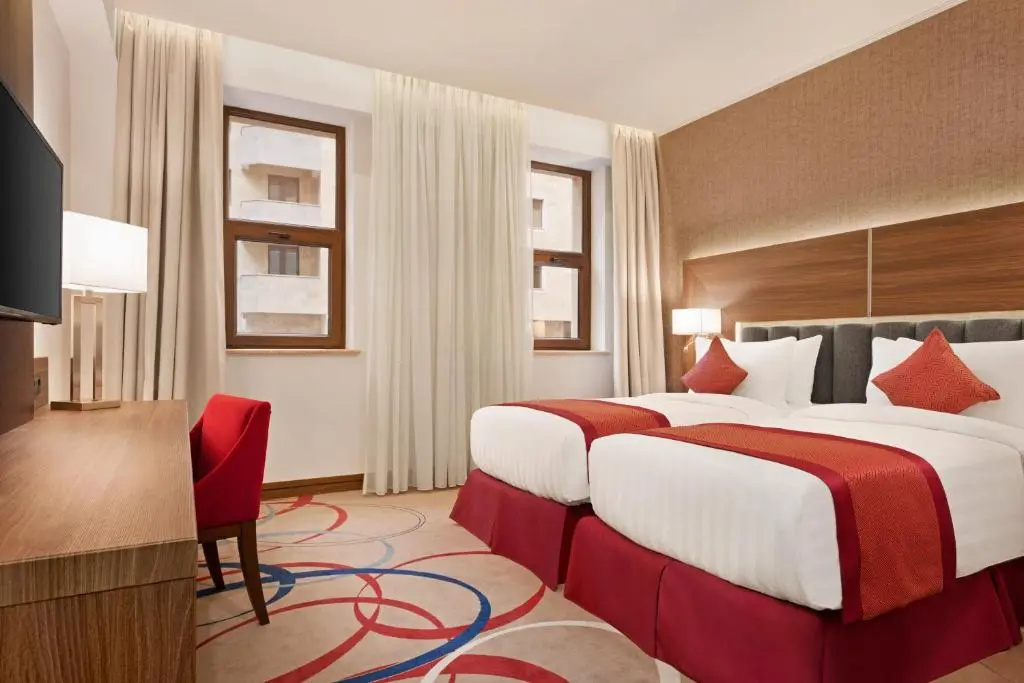 Ramada Hotel & Suites by Wyndham Yerevan — фото