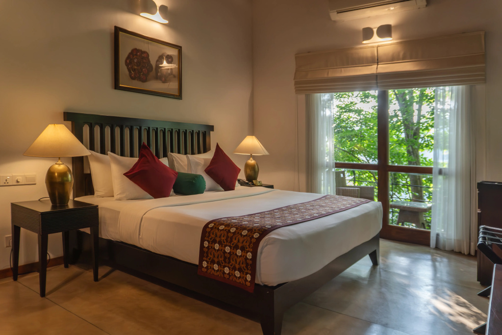Deluxe Triple room with balcony and with view
