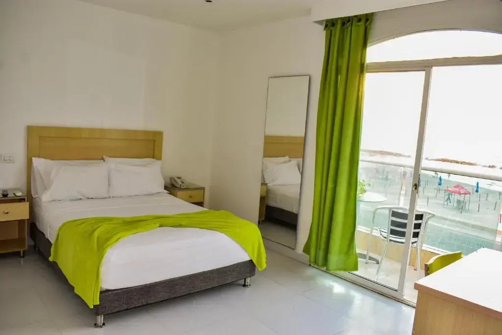 Superior Double Suite with ocean view (full double bed)