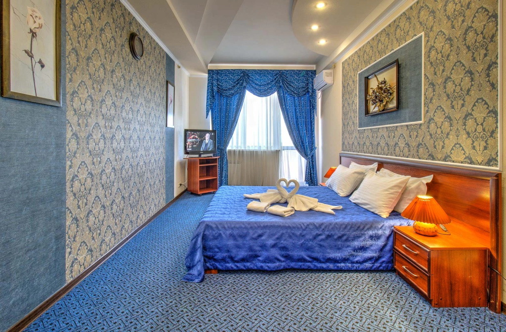 2 Bedrooms A Suite with balcony and with view