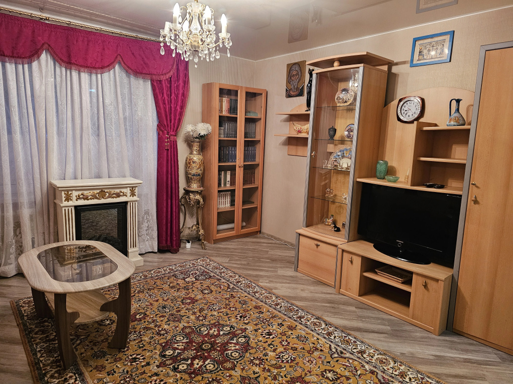 Квартира Двухкомнатная с КАМИНОМ на Набережной — фото