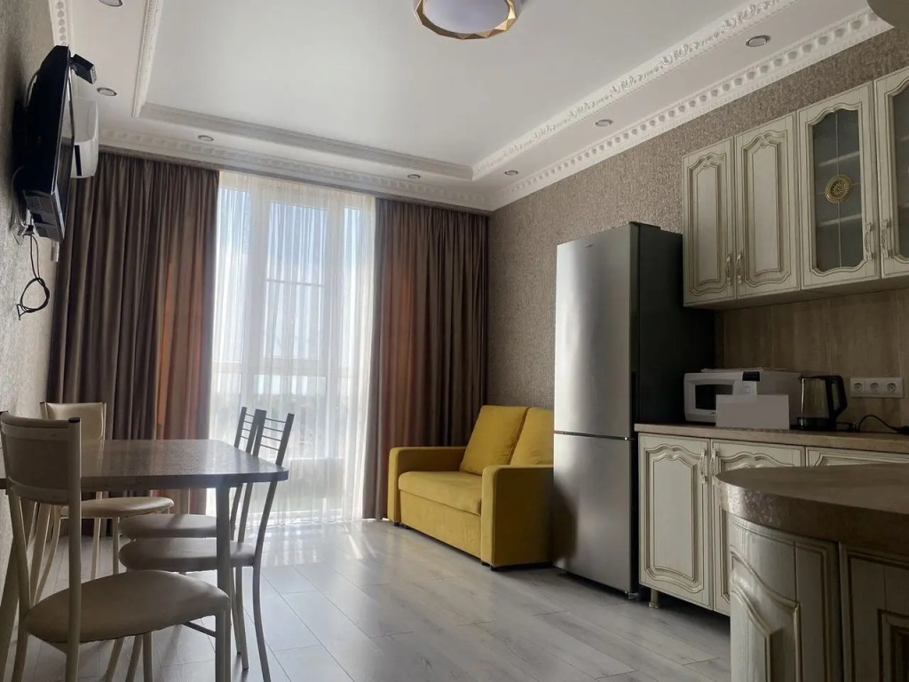 Квартира однокомнатная с видом из окна на озеро - фото 6