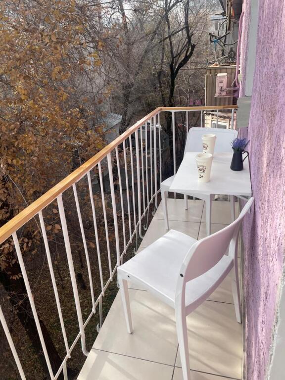 Апартаменты с балконом в Abay hostel