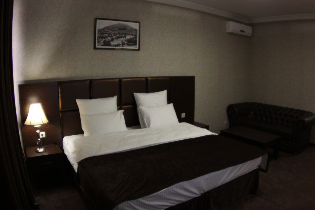 Double Junior Suite (full double bed)