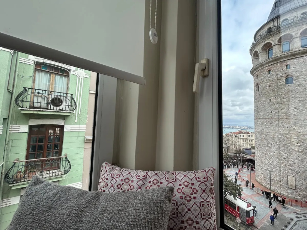 Just on Galata Tower Square - Amazing view - 2BR Apartments