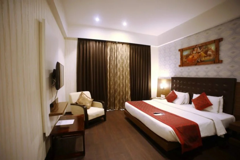 The Byke Suraj Plaza Veg Hotel - Chambres