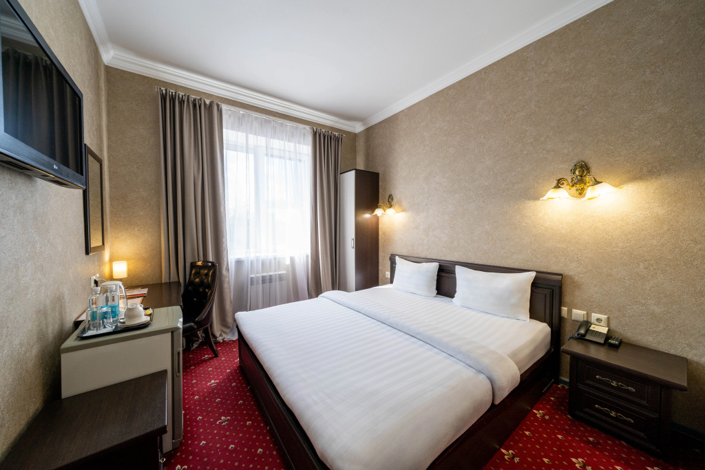 Hotel Yevropa Room Type - Standard Double room full double bed