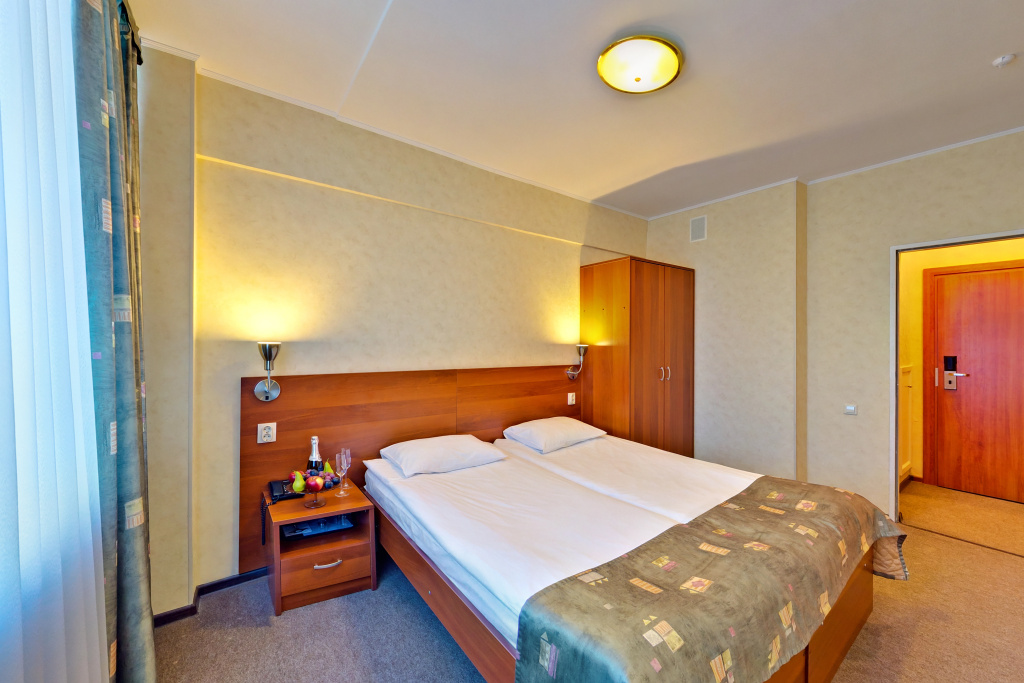 Aeropolis Hotel Room Type - Standard Double room full double bed