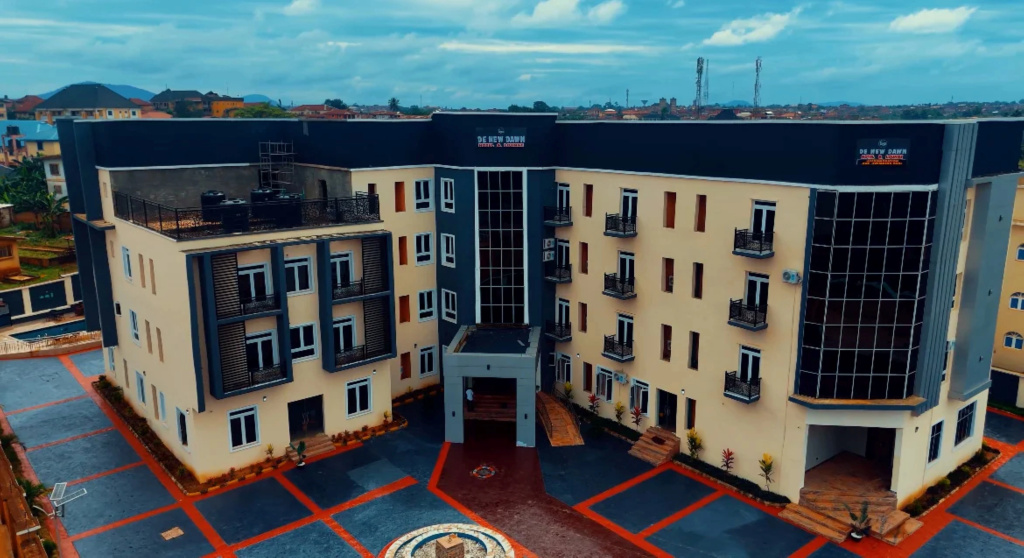 De New Dawn and Lounge Hotel