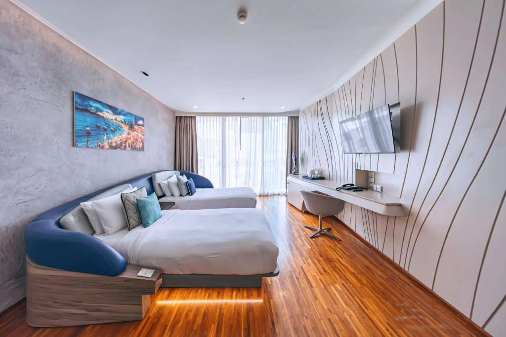 Deluxe Double room with balcony (twin beds)