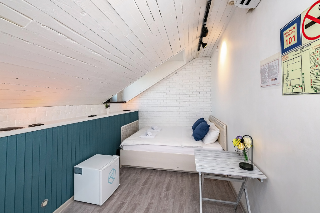 Hostel Oblaka Room Type - Classic Triple room with view