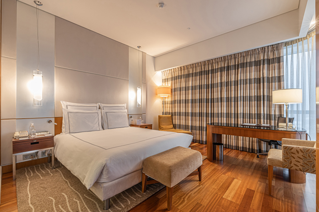 Swissôtel Krasnye Holmi Room Type - Premier Double room with city view full double bed