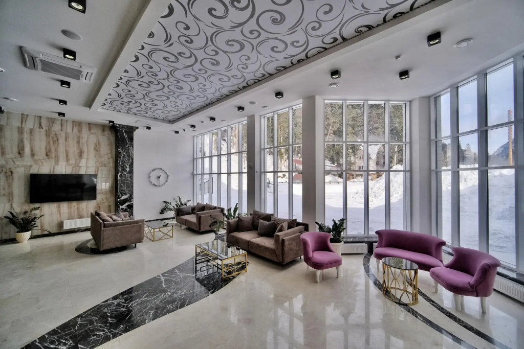 Lobby & Reception